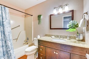 Sunny Retreat w/ Hot Tub in Fort Walton Beach!