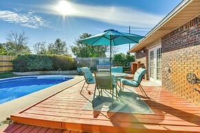 Sunny Retreat w/ Hot Tub in Fort Walton Beach!