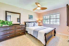 Sunny Retreat w/ Hot Tub in Fort Walton Beach!