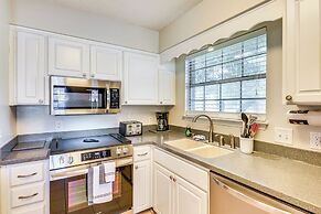 Sunny Retreat w/ Hot Tub in Fort Walton Beach!