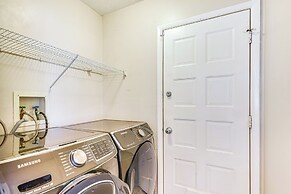 Sunny Retreat w/ Hot Tub in Fort Walton Beach!