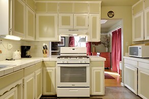 7 Mi to Clear Lake: Home w/ Peaceful Deck!