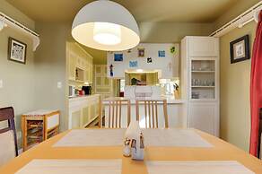 7 Mi to Clear Lake: Home w/ Peaceful Deck!