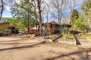 7 Mi to Clear Lake: Home w/ Peaceful Deck!