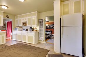 7 Mi to Clear Lake: Home w/ Peaceful Deck!