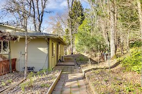 7 Mi to Clear Lake: Home w/ Peaceful Deck!