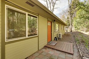 7 Mi to Clear Lake: Home w/ Peaceful Deck!