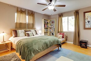 7 Mi to Clear Lake: Home w/ Peaceful Deck!