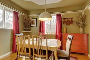 7 Mi to Clear Lake: Home w/ Peaceful Deck!