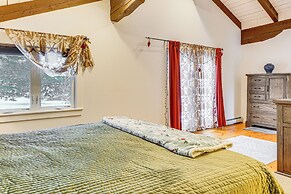 4 Mi to Bromley Mountain Ski Resort: Home w/ Views