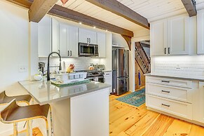 4 Mi to Bromley Mountain Ski Resort: Home w/ Views