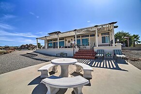 Chic Paradise Home w/ Terrace: 13 Mi to Wineries!