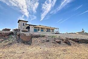 Chic Paradise Home w/ Terrace: 13 Mi to Wineries!