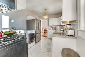 2 Mi to Village Park: Family & Pet-friendly Home