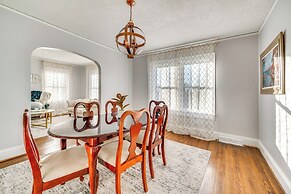 2 Mi to Village Park: Family & Pet-friendly Home