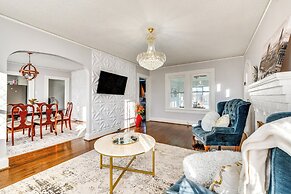 2 Mi to Village Park: Family & Pet-friendly Home