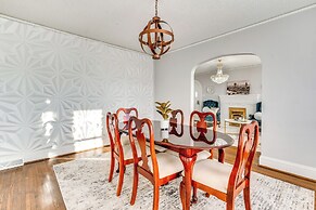2 Mi to Village Park: Family & Pet-friendly Home
