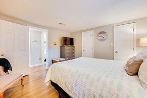 Private Boat Dock: Troutman Home on the Water!