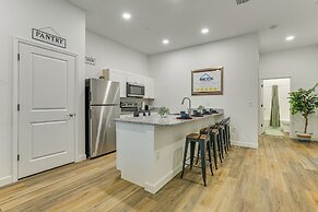 Walkable Downtown Labelle Apt w/ Private Balcony!