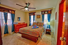 La Perla Azul Beach House