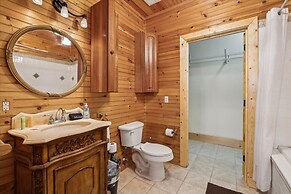 Spectacular Home w Hot Tub Fireplace Jacuzzi