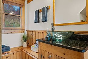 Blue Ridge Mountain Cabin With Stunning Views