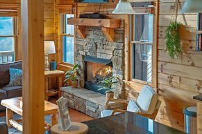 Blue Ridge Mountain Cabin With Stunning Views