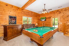 Dog Friendly Secluded Cabin W Hot-tub Sleeps 12