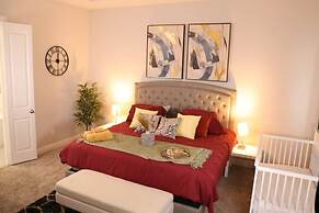 Spacious Home w Putting Green -for Extended Stays