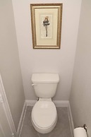 Spacious Home w Putting Green -for Extended Stays