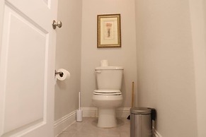 Spacious Home w Putting Green -for Extended Stays