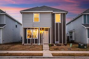 Spacious Fort Worth House Ideal for Relocations