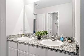 Spacious Fort Worth House Ideal for Relocations