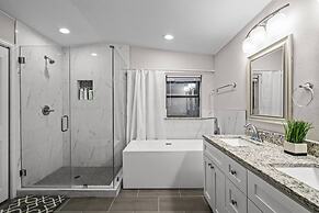 Spacious House-single Level Near Lake Huge Parking