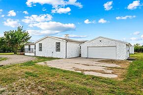 Spacious House-single Level Near Lake Huge Parking