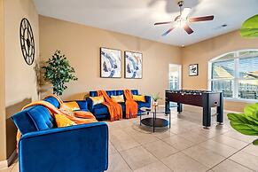 Spacious One-level Home - Calm Neighborhood Yard