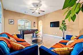 Spacious One-level Home - Calm Neighborhood Yard