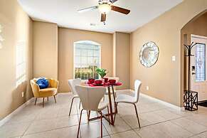 Spacious One-level Home - Calm Neighborhood Yard