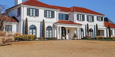 Affordable Downtown Studio With Full Kitchen 32A