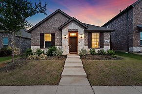 Single-level Home Game Area Ideal for Long Stays