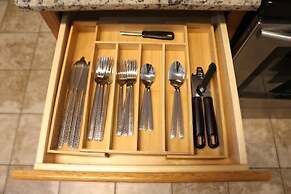 Elegant 3BR Single Level Home Extended Stays