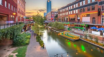 Urban Winter Escape Near Bricktown 1ZB 32B