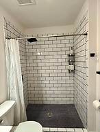 Urban Winter Escape Near Bricktown 1ZB 32B