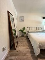 Urban Winter Escape Near Bricktown 1ZB 32B