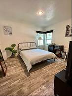 Urban Winter Escape Near Bricktown 1ZB 32B