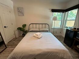 Urban Winter Escape Near Bricktown 1ZB 32B