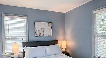 Affordable 2BR Getaway Near Plaza District Lilac1