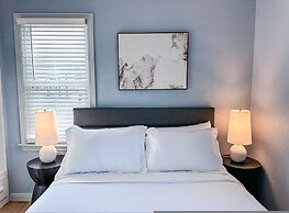 Affordable 2BR Getaway Near Plaza District Lilac1