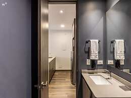 w Luxury 1BR w Great Terrace in Chico