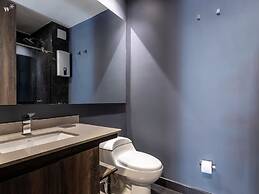 w Luxury 1BR w Great Terrace in Chico